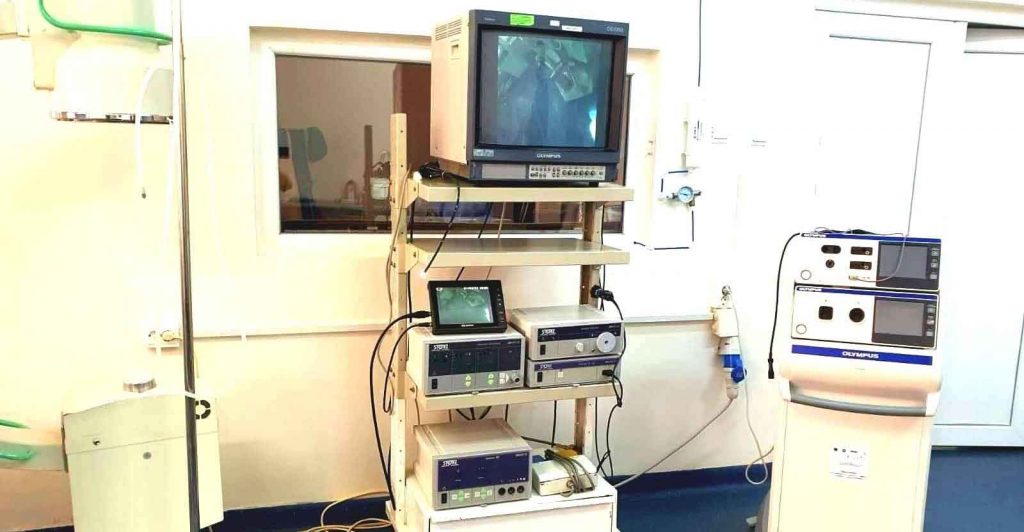 Medicii specialiști Sova Edvin și Molodoi Emanuel, de la Spitalul Roman, au efectuat o intervenție laparoscopică deosebită